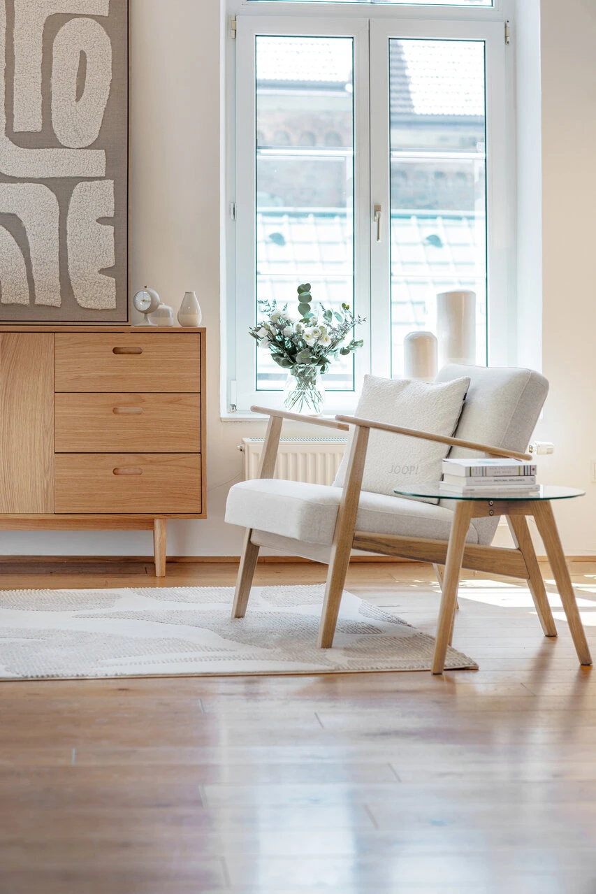 Bild eines bequemen Sessels im Büro von Nina Haberlehner