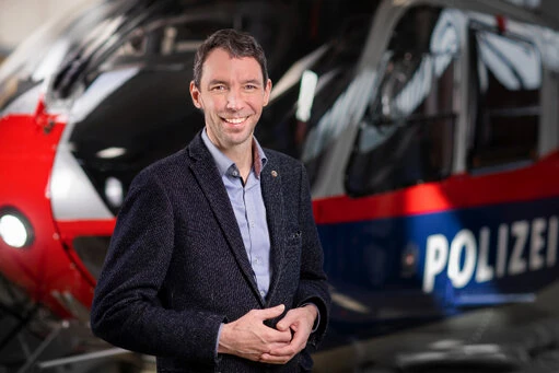 Verschiedene Mitarbeiter:innen der Flugpolizei Wien