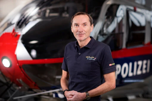 Verschiedene Mitarbeiter:innen der Flugpolizei Wien