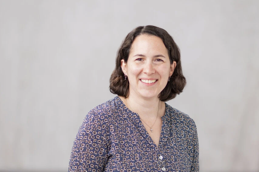 Portraits von Mitarbeiter:innen der Organisation "Jugend am Werk"