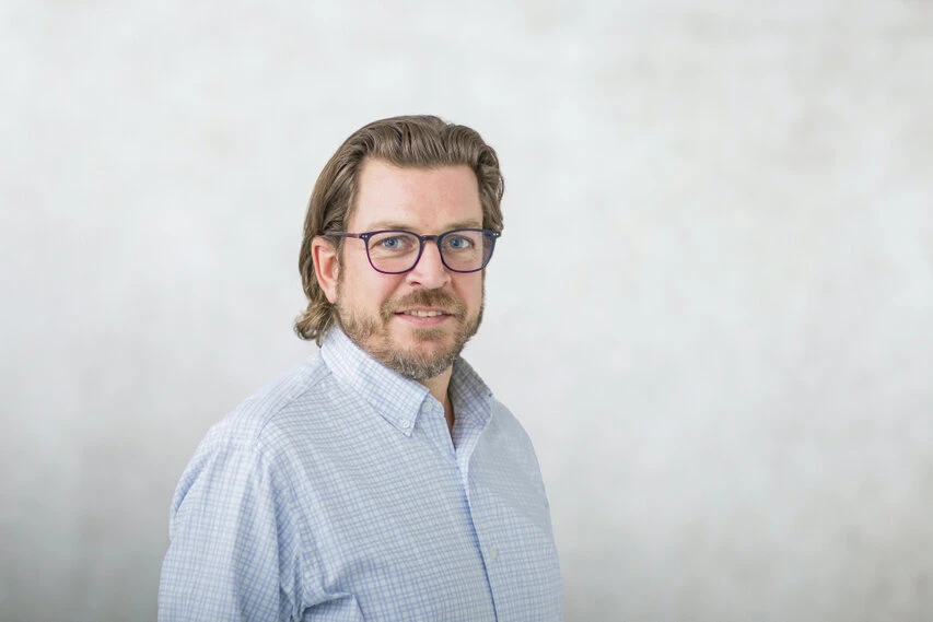 Portraits von Mitarbeiter:innen der Organisation "Jugend am Werk"