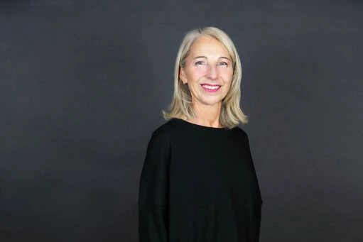 Portraits verschiedener Menschen an verschiedenen Orten