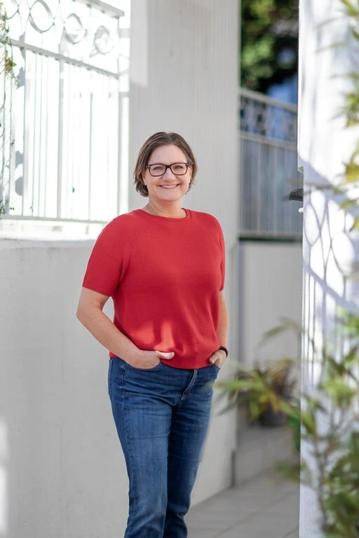 Portrait der psychosozialen Beraterin bei Ihrer Praxis in 1230 Wien.