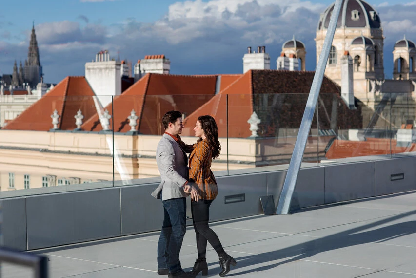 Shooting für ein Gewinnspiel des MQ Wien mit dem Magazin MISS für die erste Hochzeit in der MQ Libelle