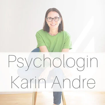 Psychologoin Karin Andre in Ihrer Praxis